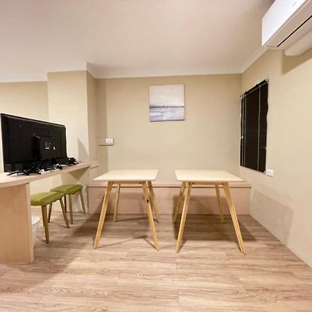 Yoshi Hotel - Tainan Station Branch Екстер'єр фото