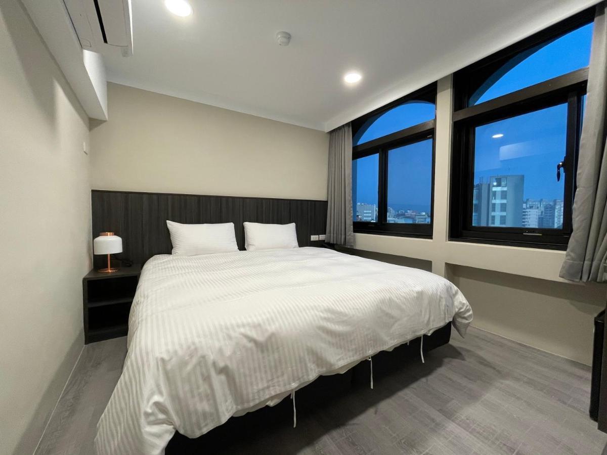 Yoshi Hotel - Tainan Station Branch Екстер'єр фото