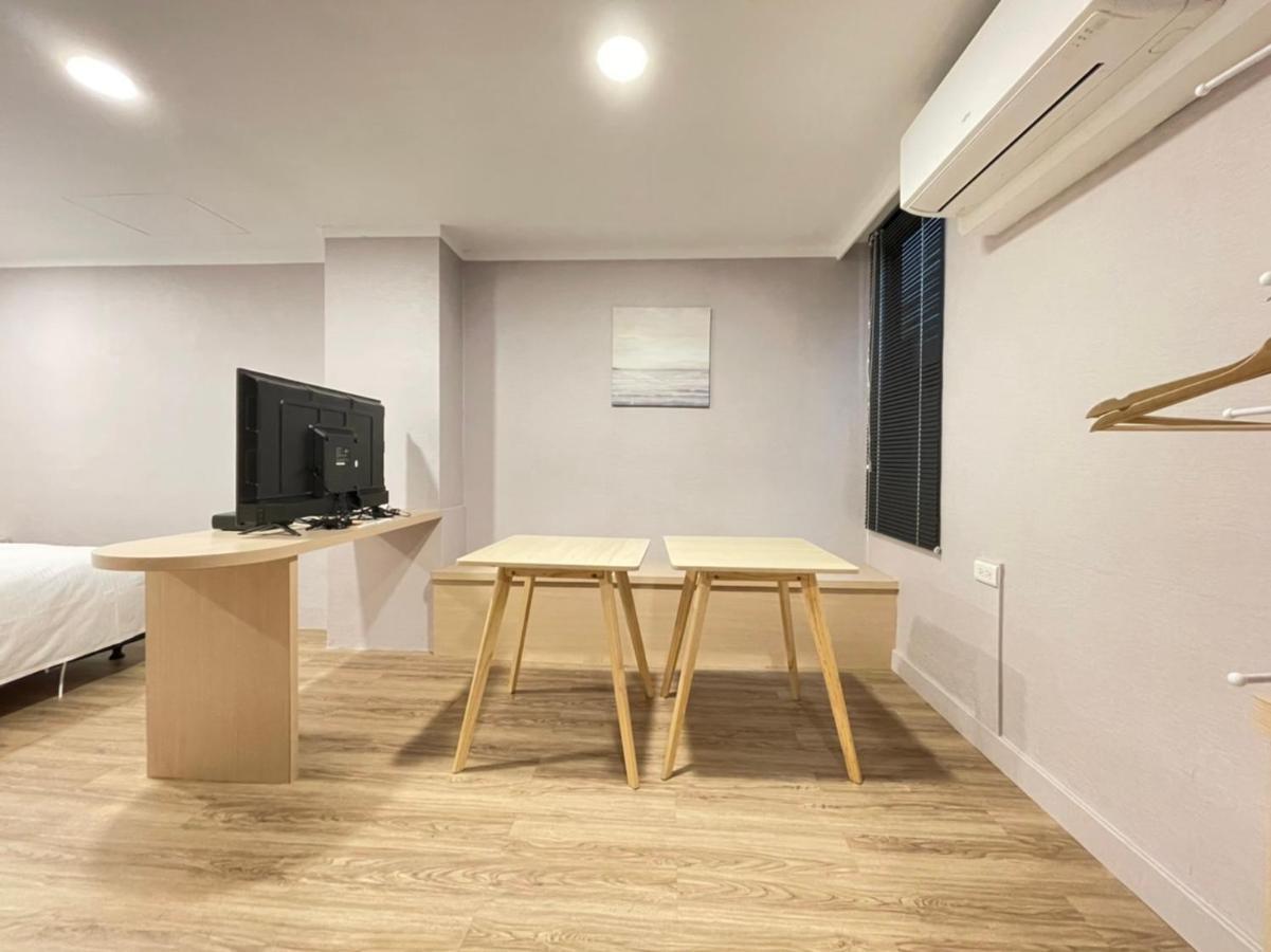 Yoshi Hotel - Tainan Station Branch Екстер'єр фото