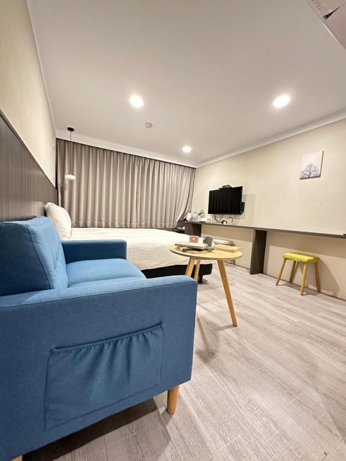 Yoshi Hotel - Tainan Station Branch Екстер'єр фото