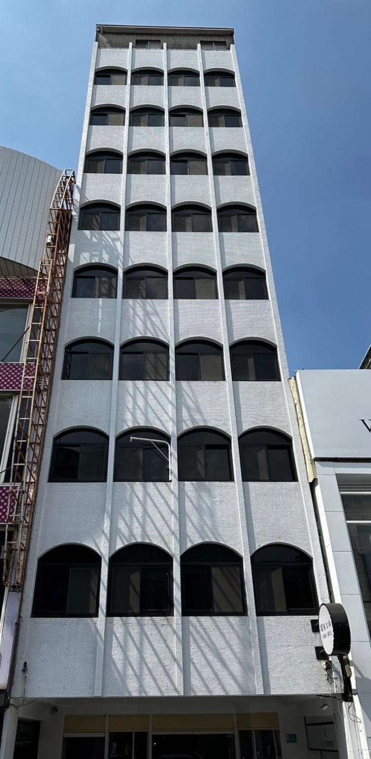 Yoshi Hotel - Tainan Station Branch Екстер'єр фото